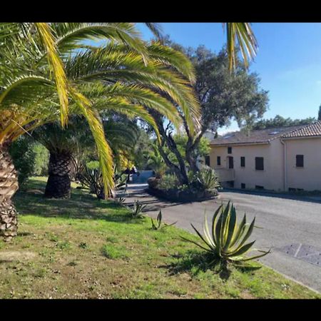 Location Dans Residence Calme, Proche Mer Cavalaire-sur-Mer Exterior foto